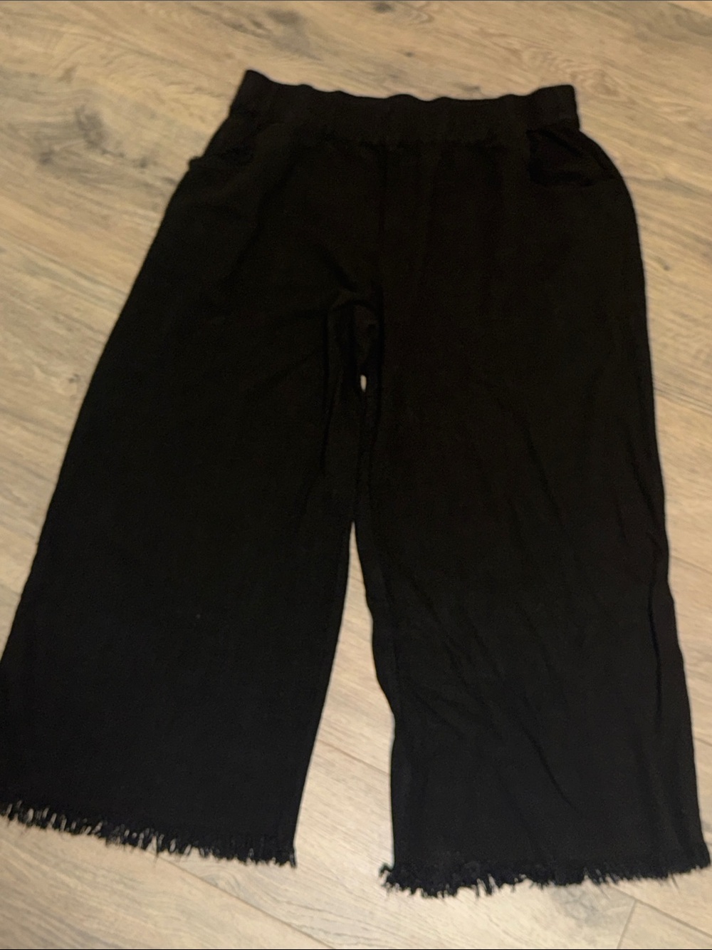 Umgee Black Cropped Wide-Leg Pants with Frayed Hem